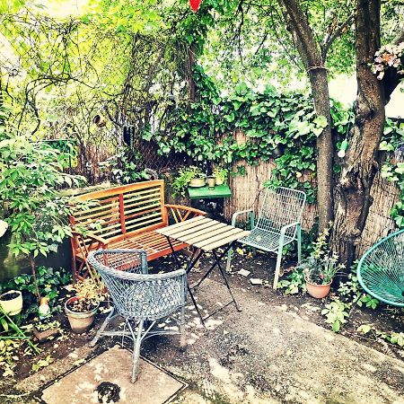 Flat In Historic Villa With Your Own Private Garden, Near City Park บูดาเปสต์ ภายนอก รูปภาพ