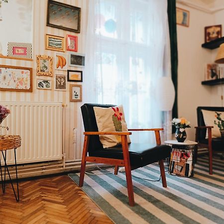 Flat In Historic Villa With Your Own Private Garden, Near City Park บูดาเปสต์ ภายนอก รูปภาพ