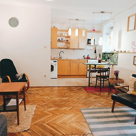 Flat In Historic Villa With Your Own Private Garden, Near City Park บูดาเปสต์ ภายนอก รูปภาพ